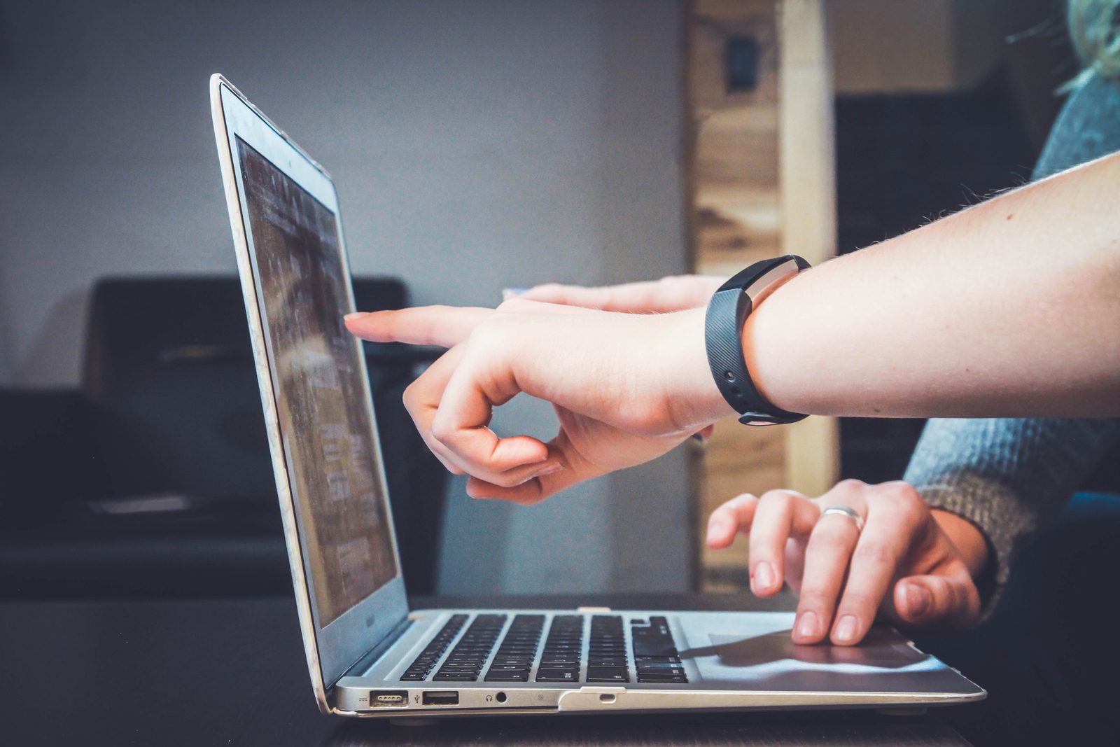 10-websites-help-amazon-sellers-to-choose-products